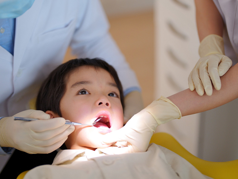 お子様の歯の治療